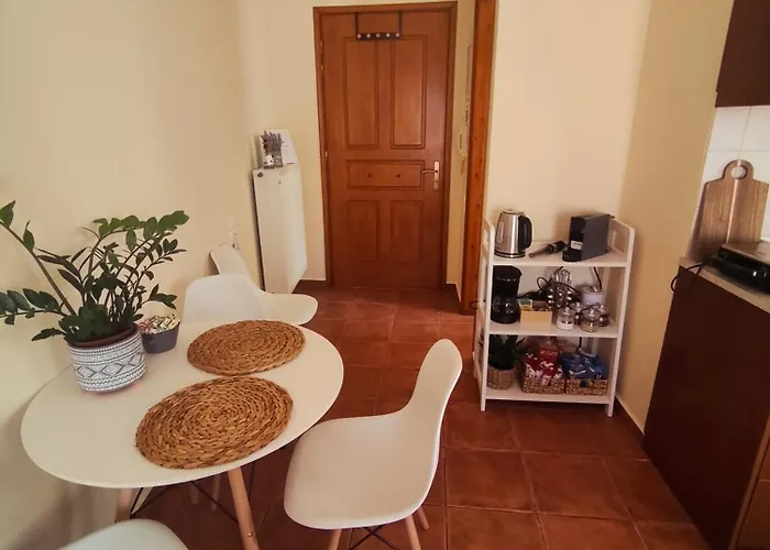 Virginia's Guest Apartamento